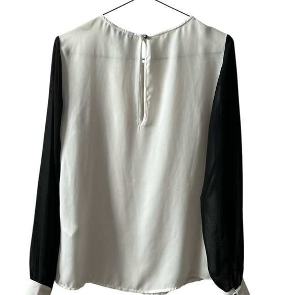 RW&CO. Cream and Gray Long Sleeve Blouse - Picture 3 of 5
